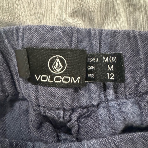 Volcome Sunday Strut shorts, medium, lightly used - Picture 3 of 3
